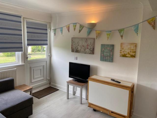 Chalet 87 Sandown Bay Holiday Centre Generous Money Off Ferry Crossing & Special Offer Until End Of June, September And Halloween Deals Now On 外观 照片